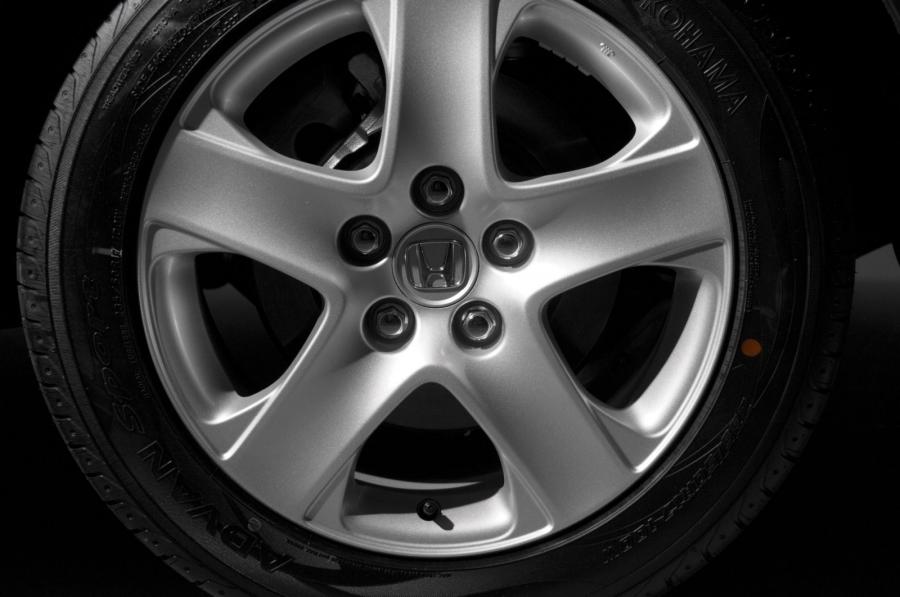  Honda Legend 2004 года  (фото 17 из 68)